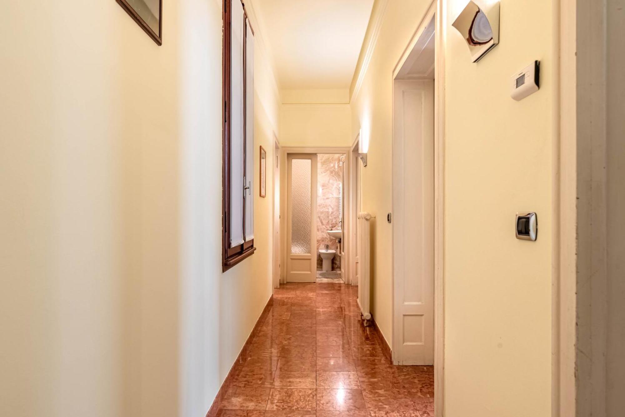 Piazza Isolo Central Apartment Verona Bagian luar foto