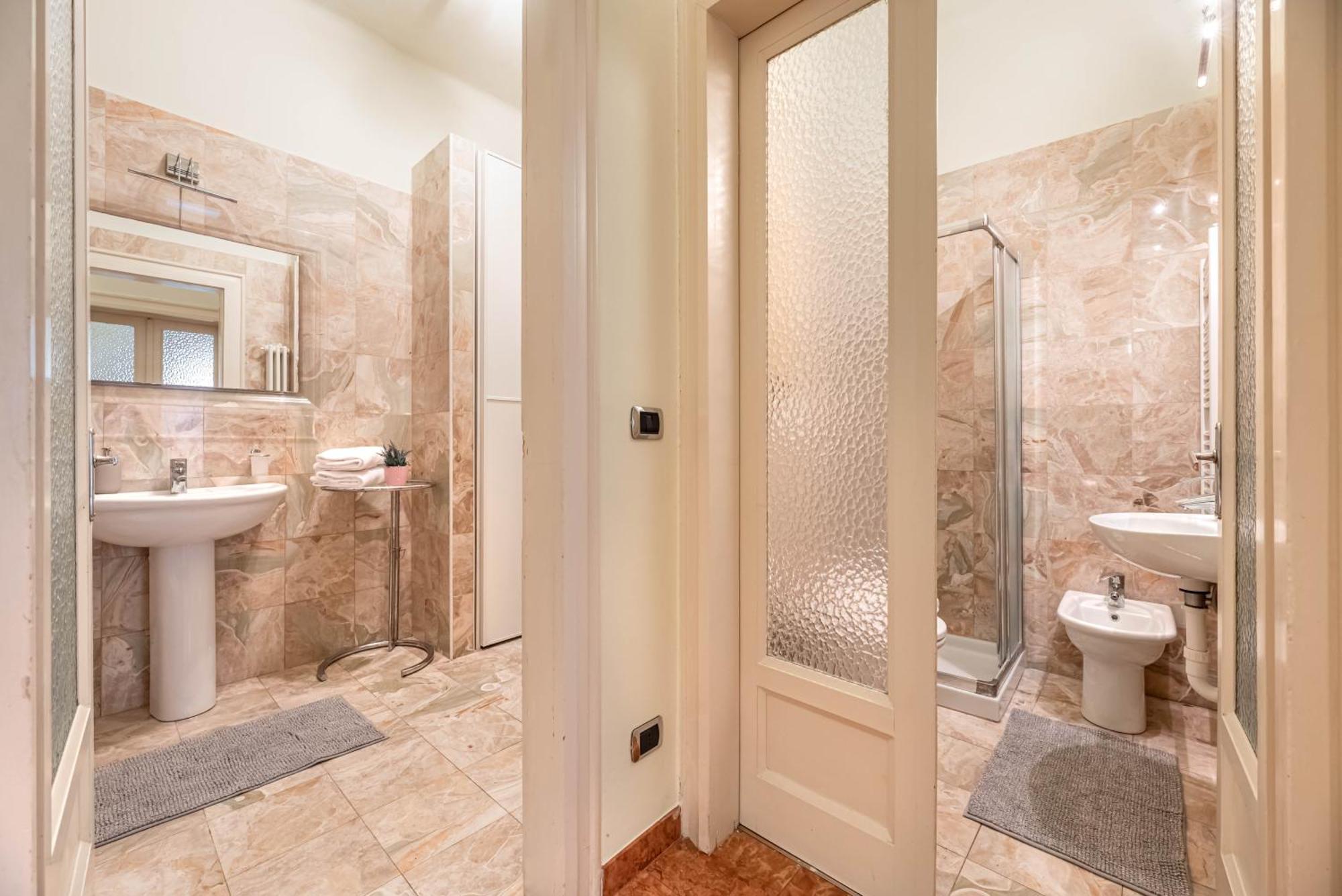 Piazza Isolo Central Apartment Verona Bagian luar foto