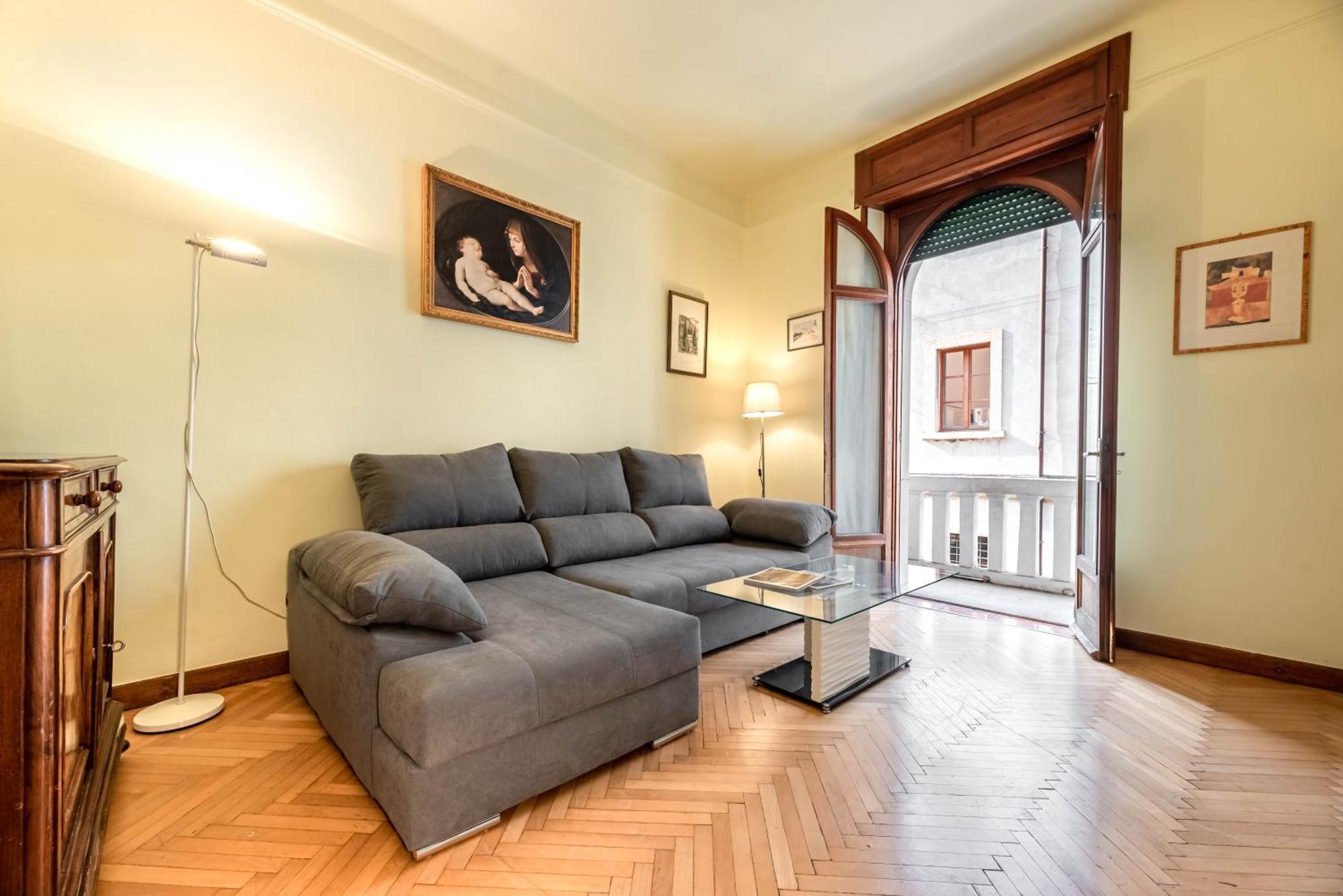 Piazza Isolo Central Apartment Verona Bagian luar foto