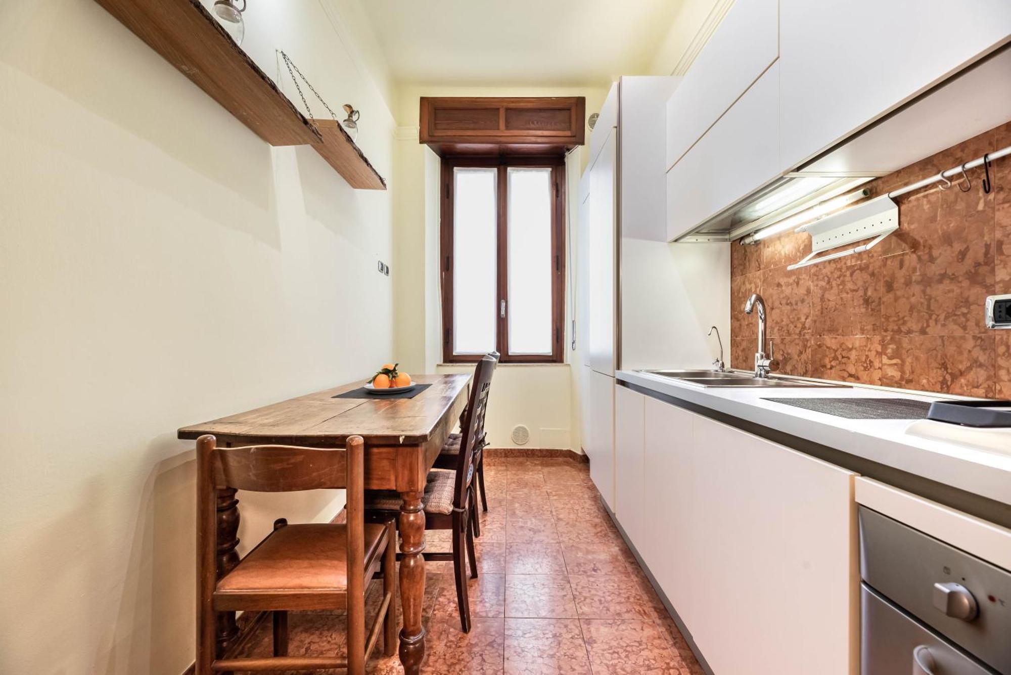 Piazza Isolo Central Apartment Verona Bagian luar foto
