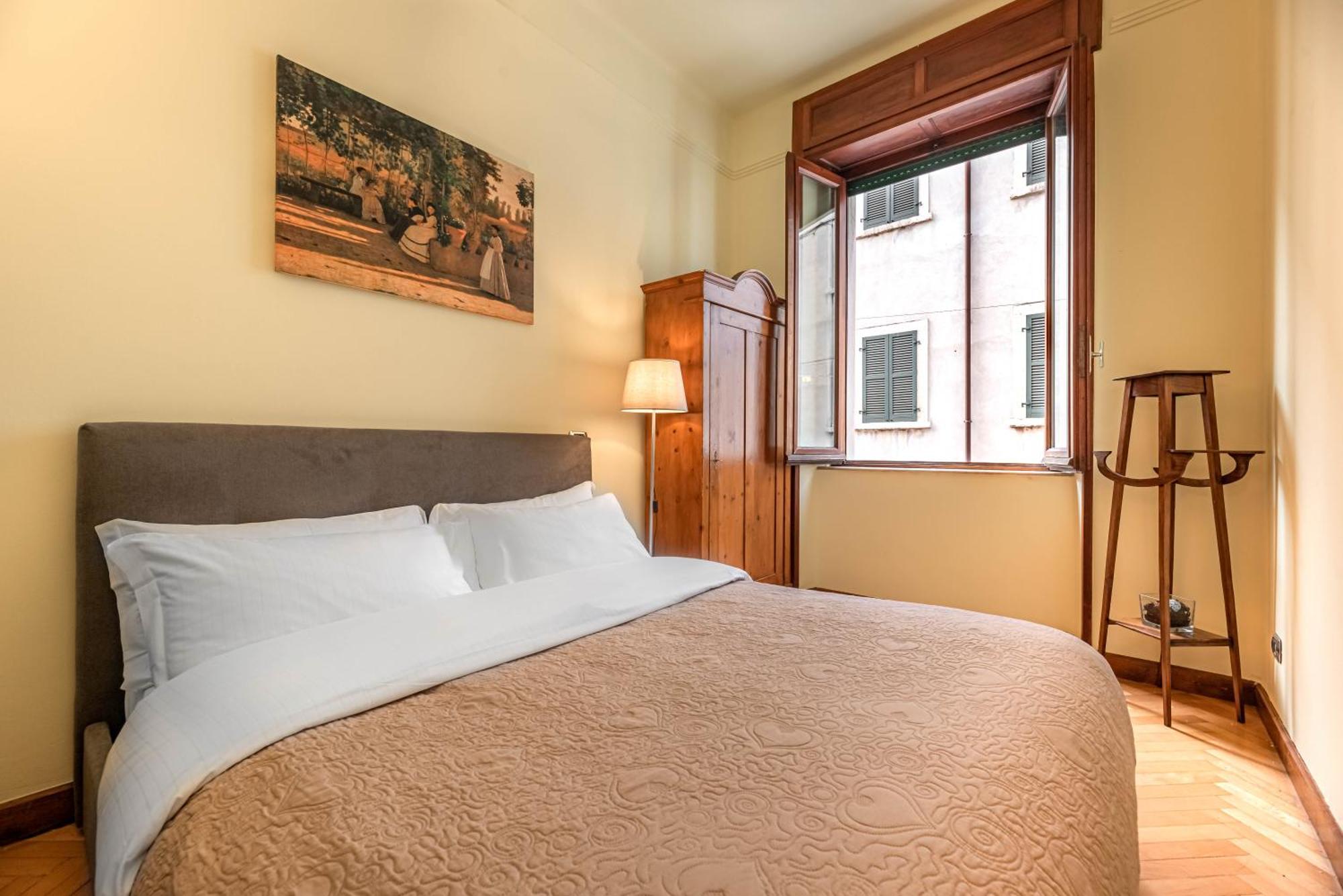 Piazza Isolo Central Apartment Verona Bagian luar foto