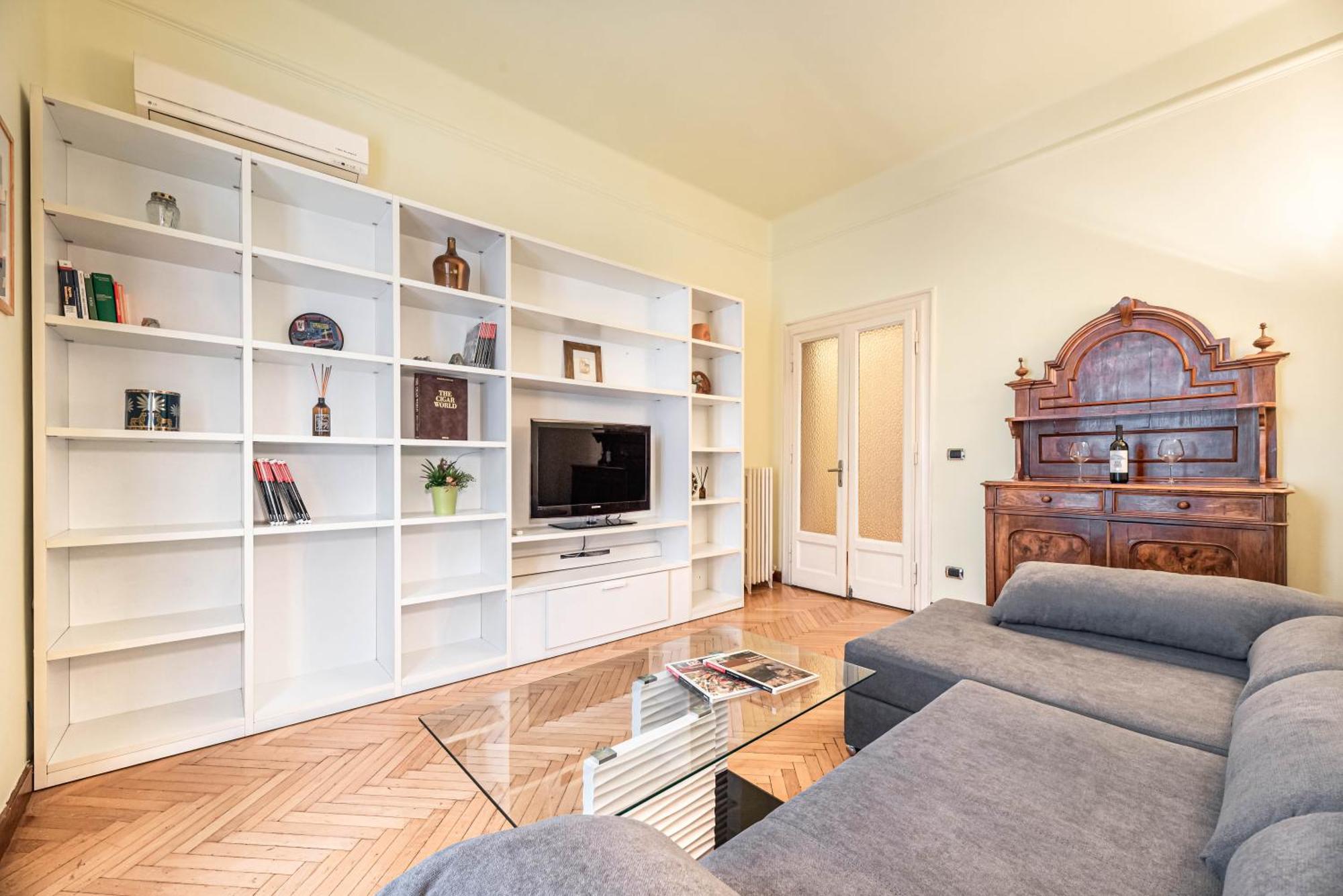 Piazza Isolo Central Apartment Verona Bagian luar foto